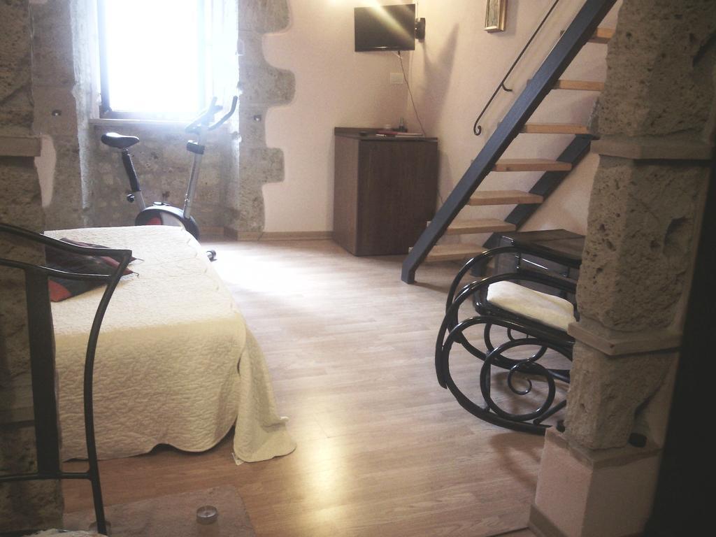 4 Assi Apartment Pitigliano Room photo